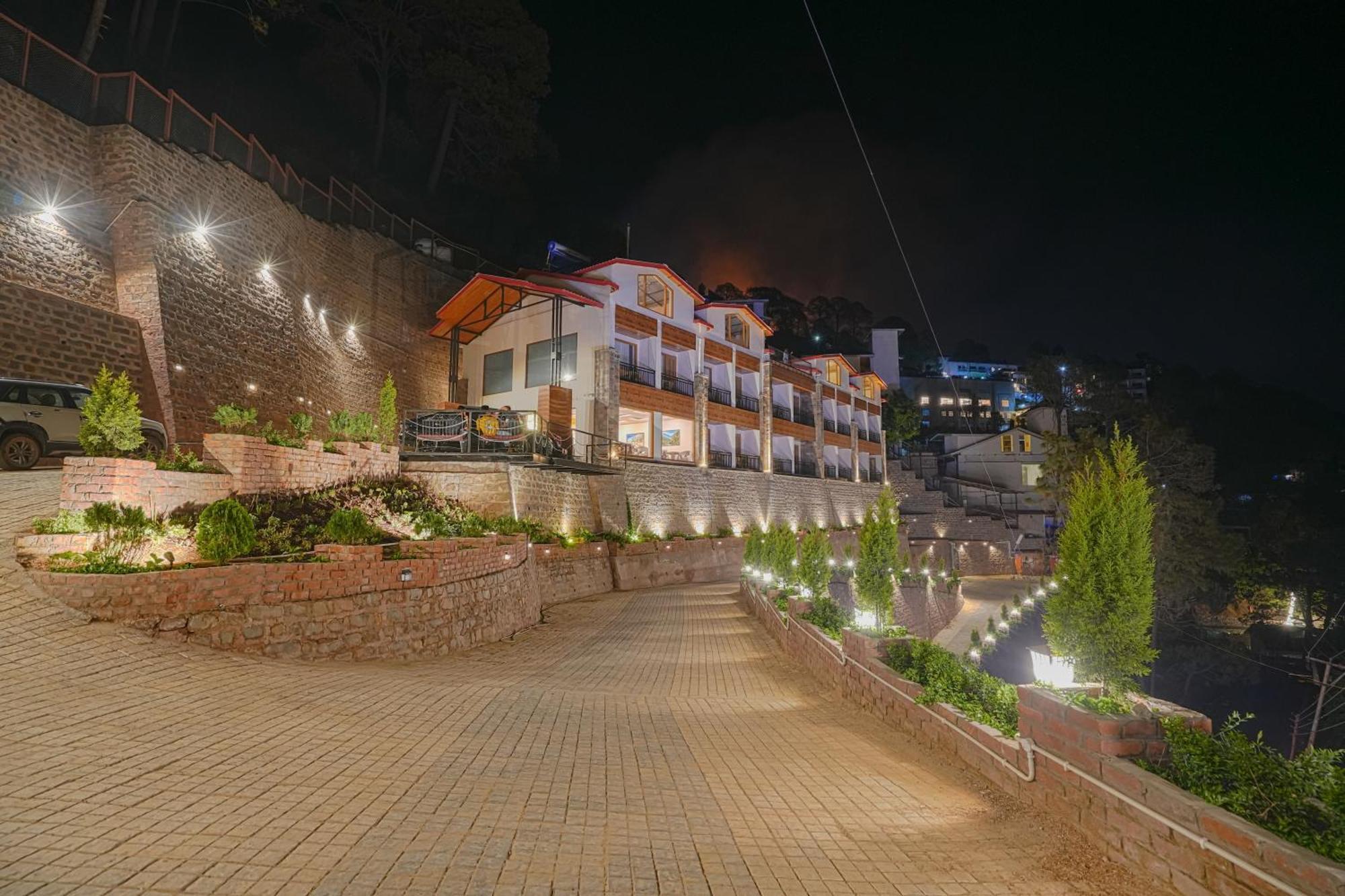 The Sanawar Heights I Kasauli I New Property Exterior photo